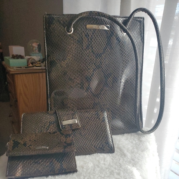Nine West Handbag and Wallets - Picture 2 of 7